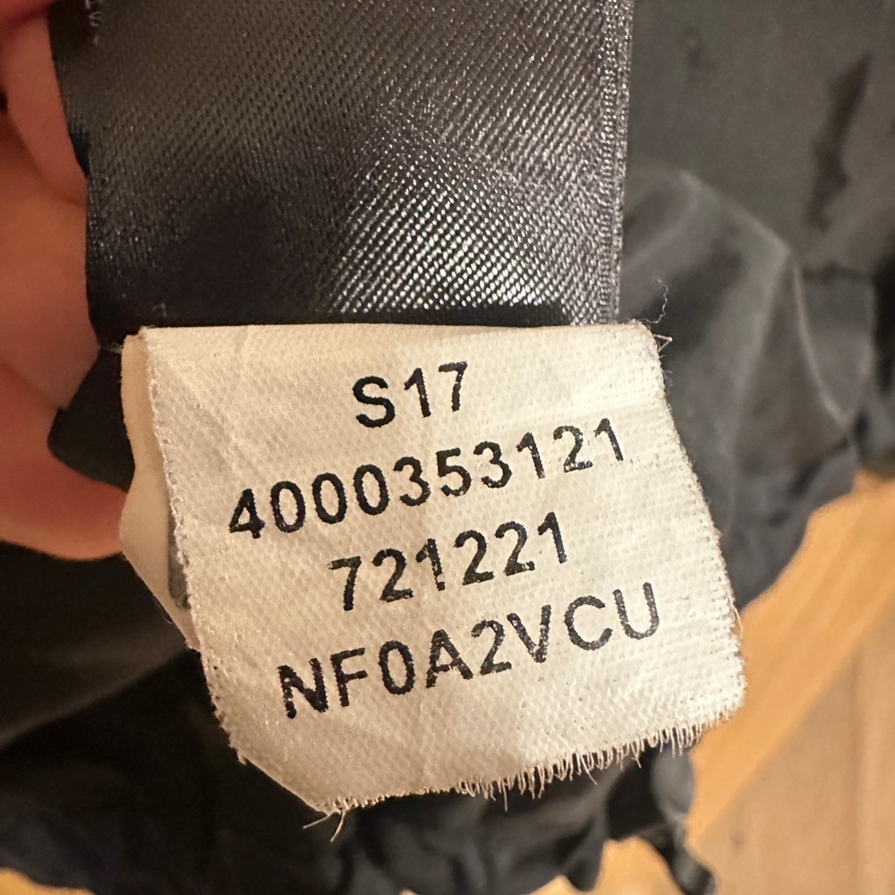 The North Face Dryvent Jacket Small Black - Picture 10 of 11